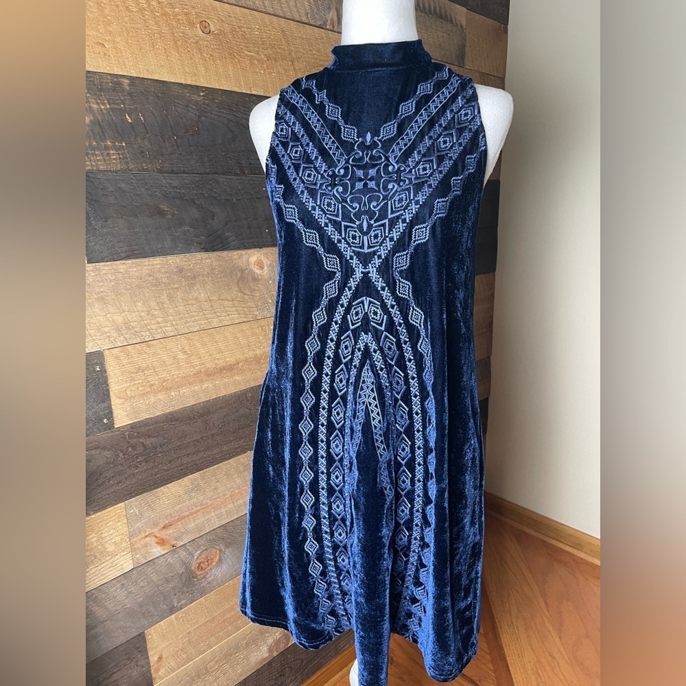 THML Anthropologie Velvet Embroidered Navy Sleeveless Dress, Size Medium